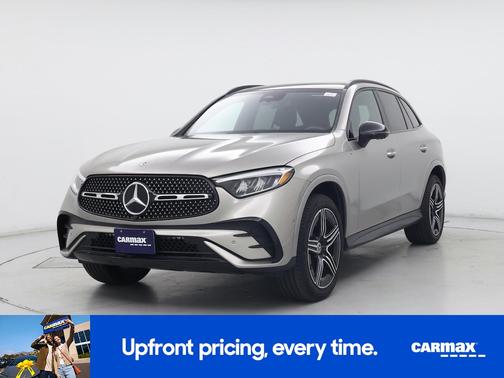 Gray 2024 Mercedes-Benz GLC 300