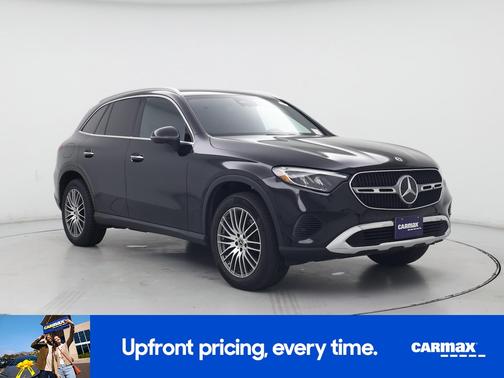 Black 2024 Mercedes-Benz GLC 300