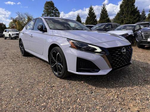 2025 Nissan Altima SR AWD