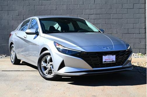 2021 Hyundai ELANTRA SE