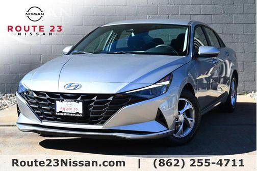 2021 Hyundai ELANTRA SE