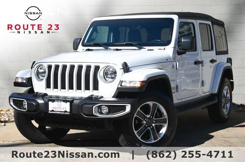 Bright White Clearcoat 2022 Jeep Wrangler Unlimited Sahara
