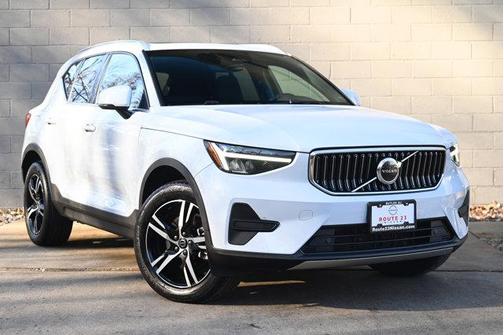 2024 Volvo XC40 B5 Core