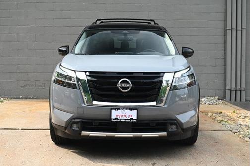 2022 Nissan Pathfinder SL 4WD