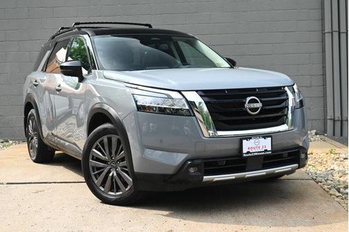 2022 Nissan Pathfinder SL 4WD