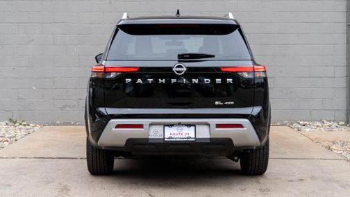 2025 Nissan Pathfinder SL 4WD