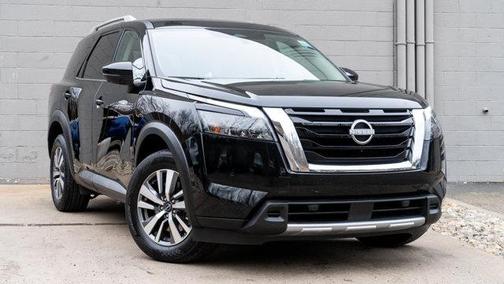 2025 Nissan Pathfinder SL 4WD