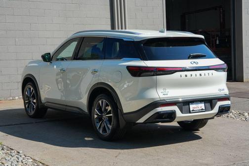 Majestic White 2024 INFINITI QX60 Luxe