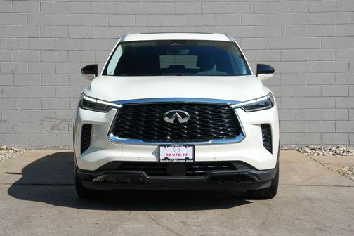 Majestic White 2024 INFINITI QX60 Luxe