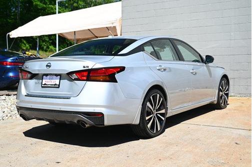 2022 Nissan Altima SR FWD