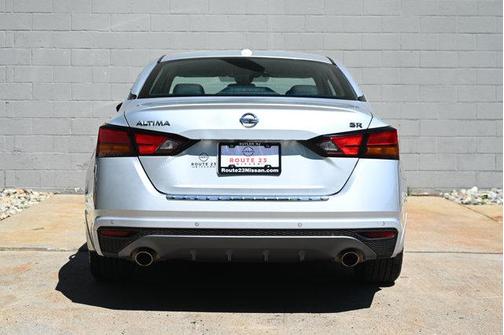 2022 Nissan Altima SR FWD