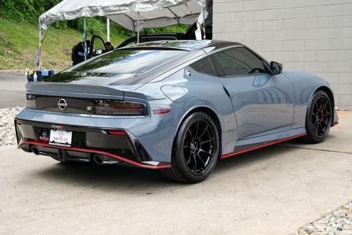 Stealth Gray/Super Black 2024 Nissan Z NISMO Auto