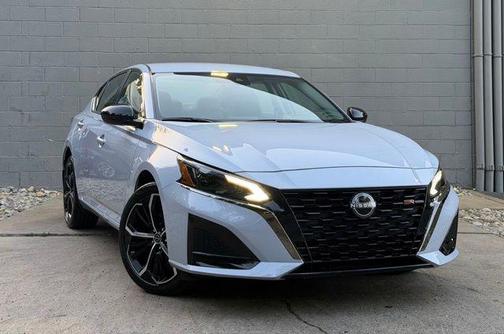 Gray Sky Pearl 2025 Nissan Altima 2.5 SR