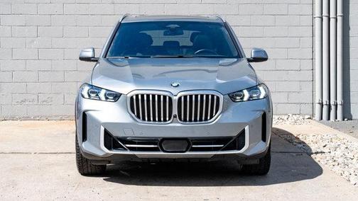 Gray 2024 BMW X5 xDrive40i