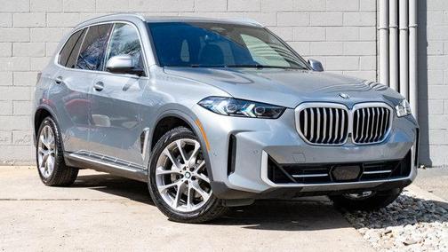 Gray 2024 BMW X5 xDrive40i