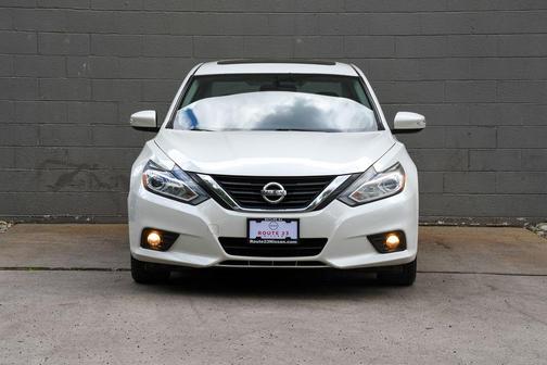 Pearl White 2017 Nissan Altima 2.5 SV