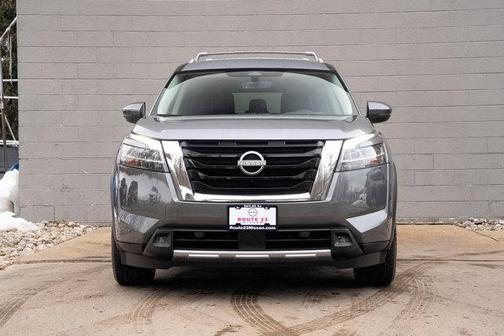 2023 Nissan Pathfinder SL 4WD