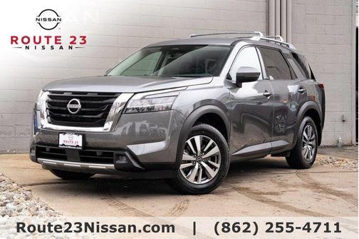 Gun Metallic 2023 Nissan Pathfinder SL 4WD