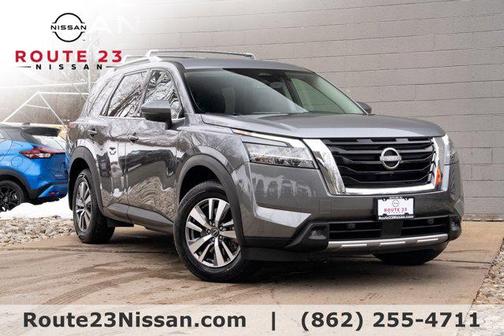 2023 Nissan Pathfinder SL 4WD