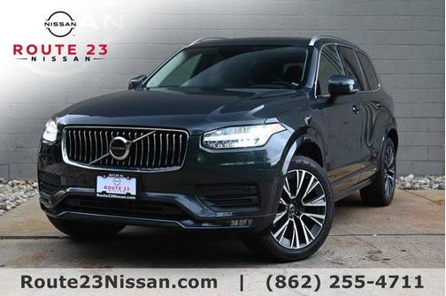 2022 Volvo XC90 T6 Momentum