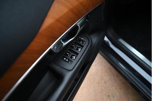 2022 Volvo XC90 T6 Momentum