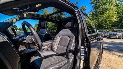 Diamond Black Crystal Pearl 2021 RAM 1500 Rebel