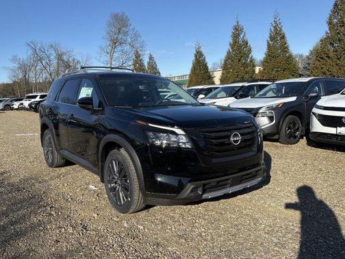 2025 Nissan Pathfinder SL 4WD