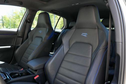 Pure White 2024 Volkswagen Golf R 2.0T Manual