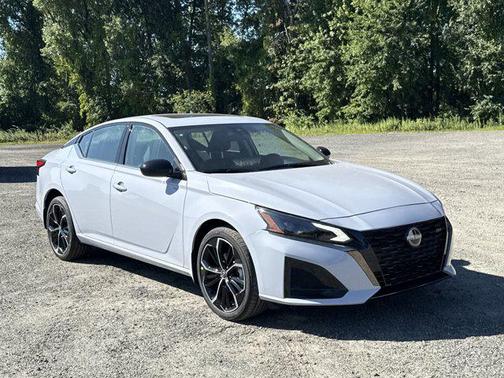 2025 Nissan Altima SR AWD