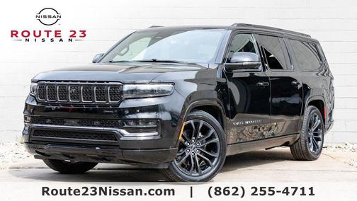 Diamond Black Crystal Pearlcoat 2024 Jeep Grand Wagoneer L Series II 4x4