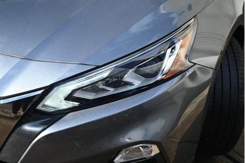 2022 Nissan Altima SR Intelligent AWD
