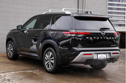 2024 Nissan Pathfinder SL 4WD