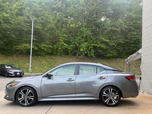 Gun Metallic 2023 Nissan Sentra SR