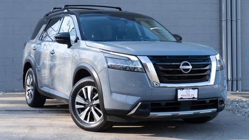 2023 Nissan Pathfinder SL 4WD