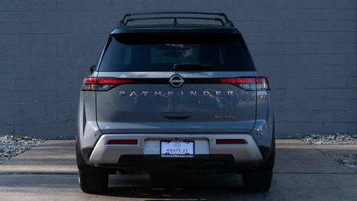 2023 Nissan Pathfinder SL 4WD