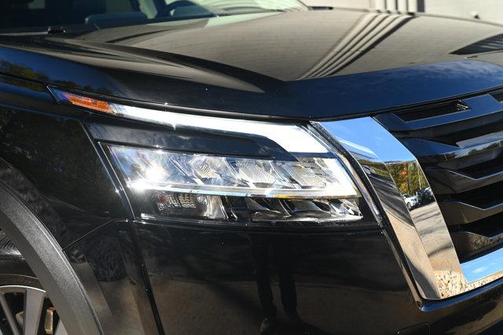 2024 Nissan Pathfinder SL FWD