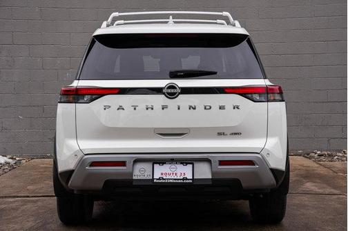 2023 Nissan Pathfinder SL 4WD