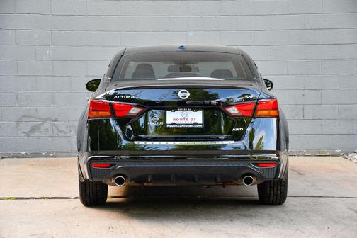 Super Black 2019 Nissan Altima 2.5 SV
