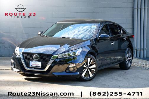 Super Black 2019 Nissan Altima 2.5 SV