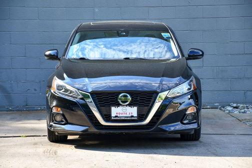 Super Black 2019 Nissan Altima 2.5 SV