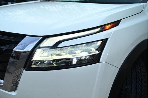 2023 Nissan Pathfinder SL 4WD