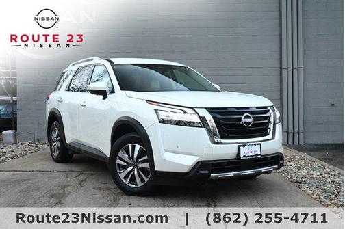 2023 Nissan Pathfinder SL 4WD