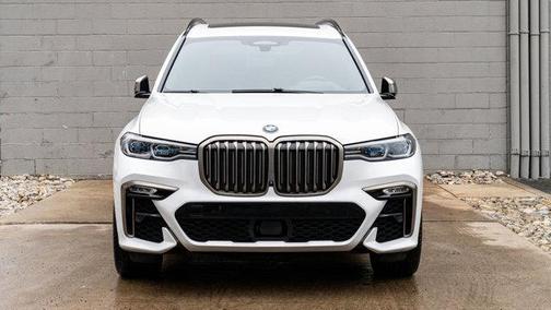 2022 BMW X7 M50i