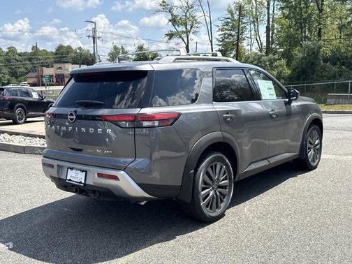 2025 Nissan Pathfinder SL 4WD
