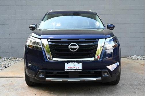 2022 Nissan Pathfinder SL 4WD