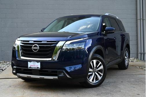 2022 Nissan Pathfinder SL 4WD