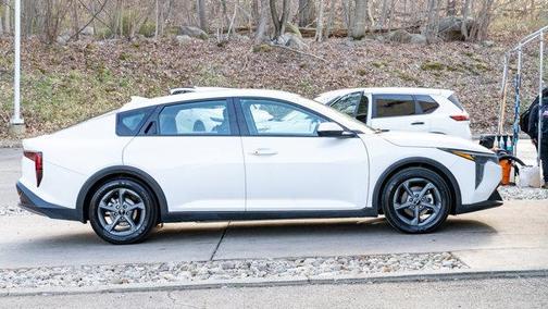 Snow White Pearl 2025 Kia K4 LXS