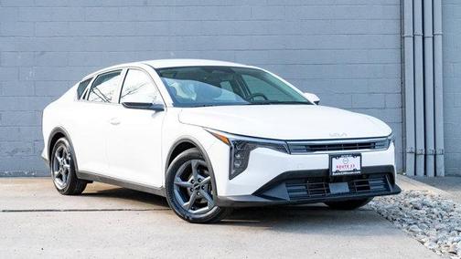 Snow White Pearl 2025 Kia K4 LXS