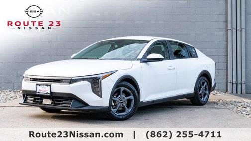 Snow White Pearl 2025 Kia K4 LXS