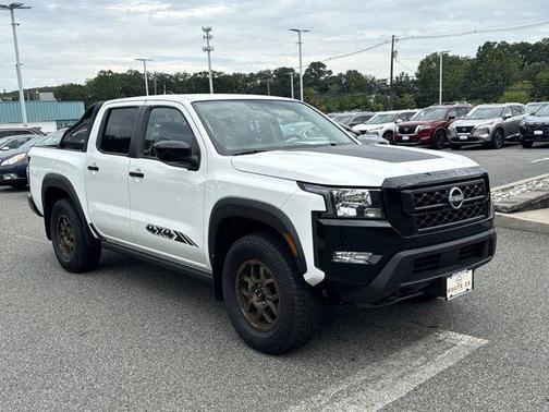 2024 Nissan Frontier SV